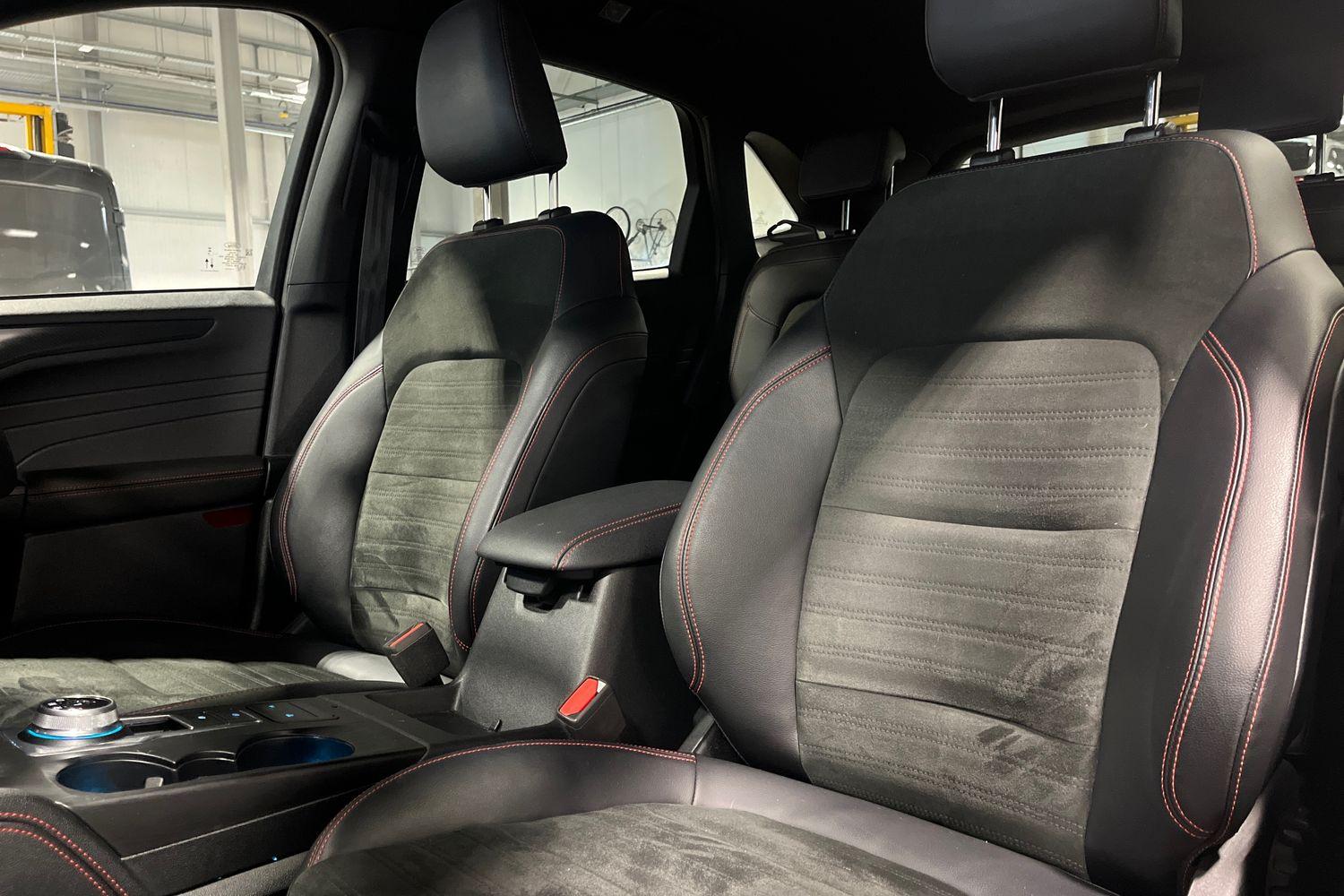 Ford KUGA Photo 18
