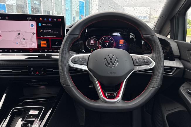Volkswagen Golf Photo 11