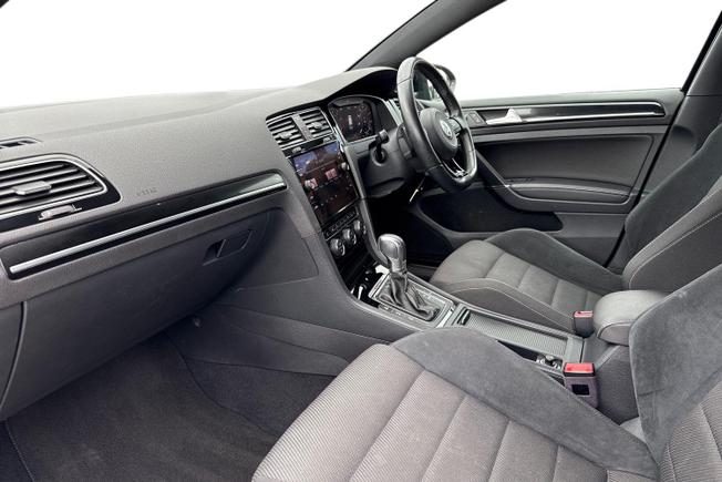 VOLKSWAGEN Golf Photo 2