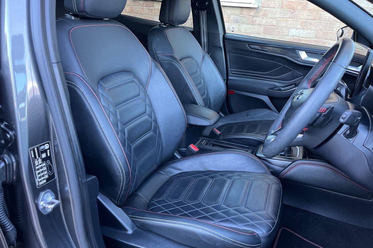 Ford FOCUS Photo 16