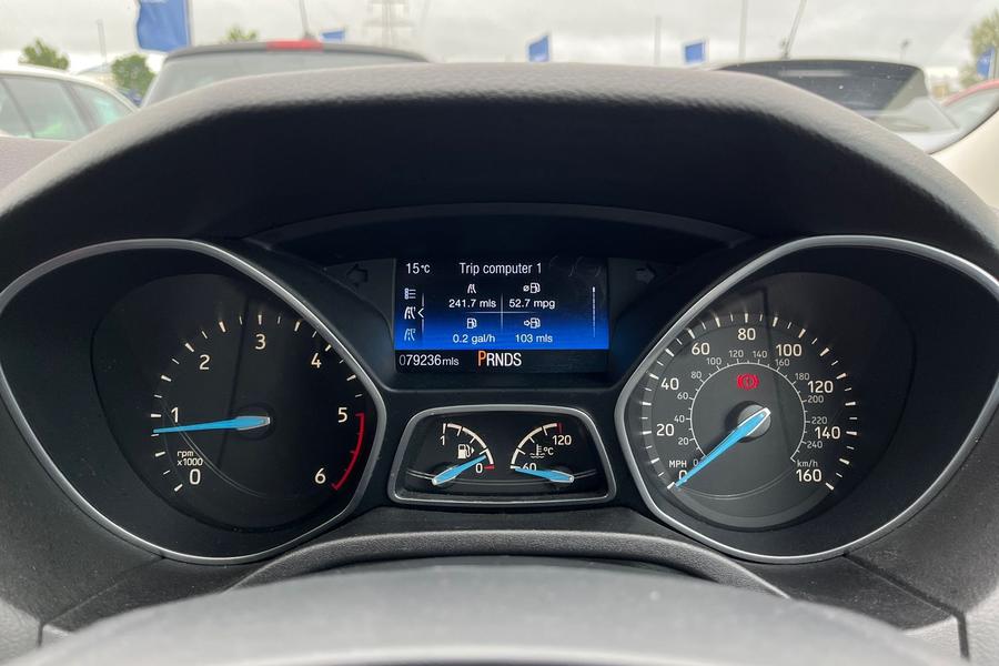 Ford FOCUS Photo autoimg-e83e44b1bea7dfe232649ea7b50e96def5959f52.jpg