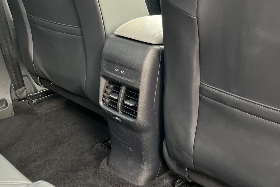 Ford EXPLORER Photo autoimg-e83e5bf3d260376d529811546d83219593bfdec7.jpg