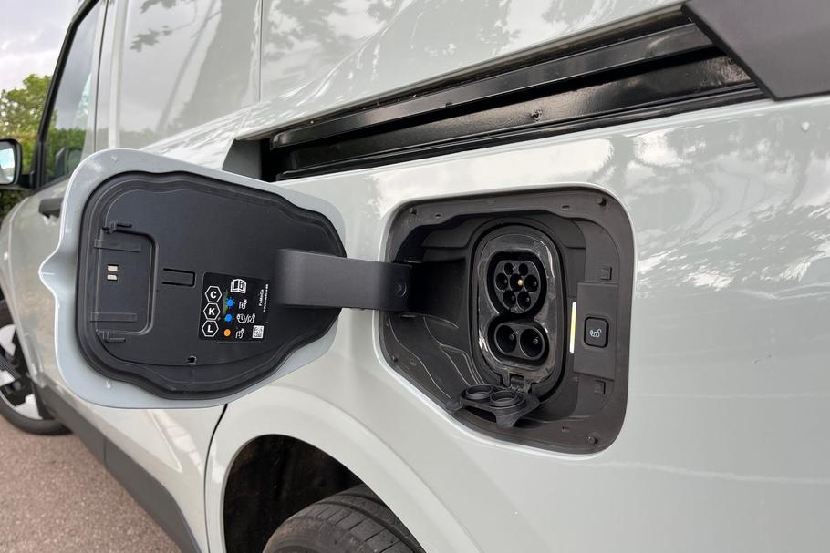 Used Ford E-TRANSIT COURIER EF25TUH 8