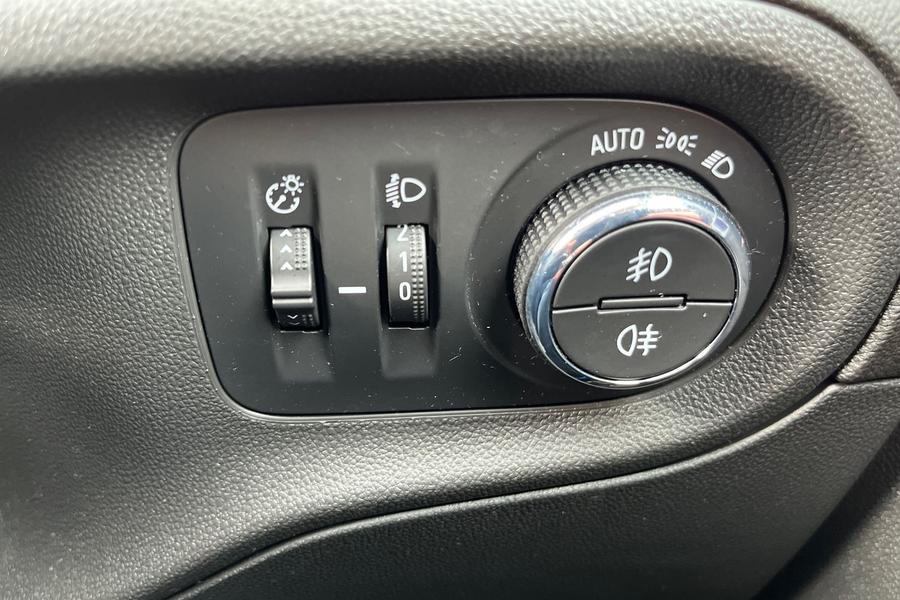Vauxhall GRANDLAND X Photo autoimg-e8422aa5e565c196bcf3debd6c16ad1e82d25223.jpg