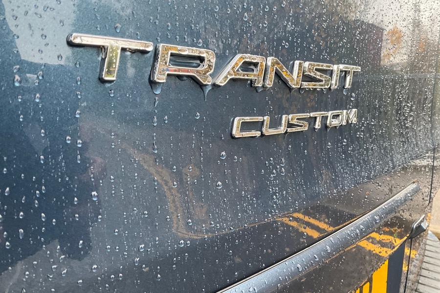 Ford TRANSIT CUSTOM Photo autoimg-e842ef8a31ade43c41646d26f84140602e2ec443.jpg