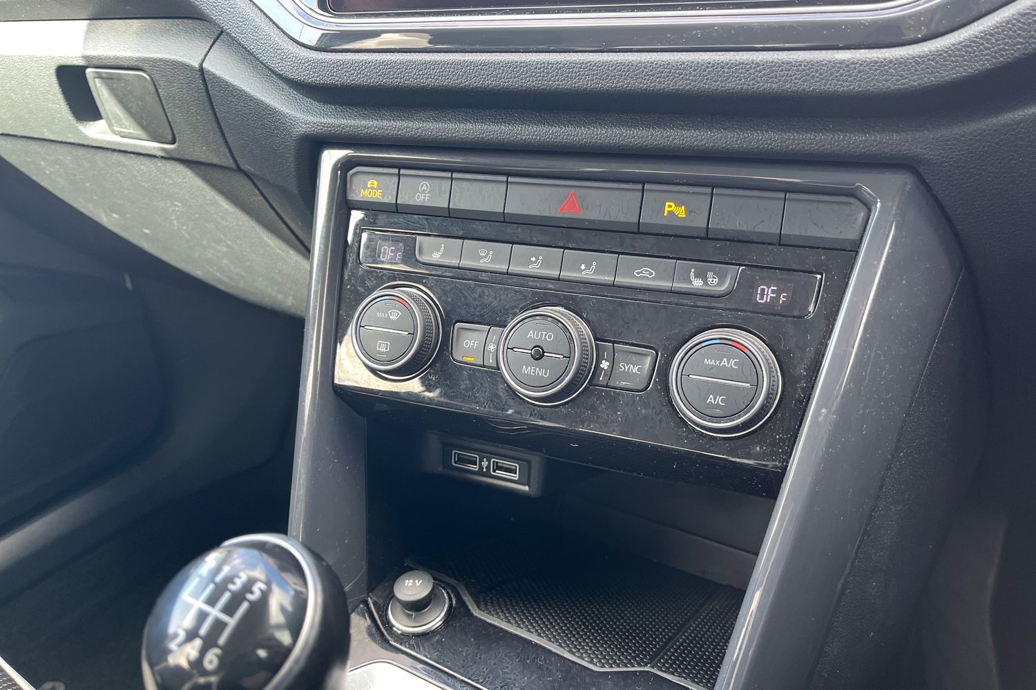 Volkswagen T-ROC Photo 30