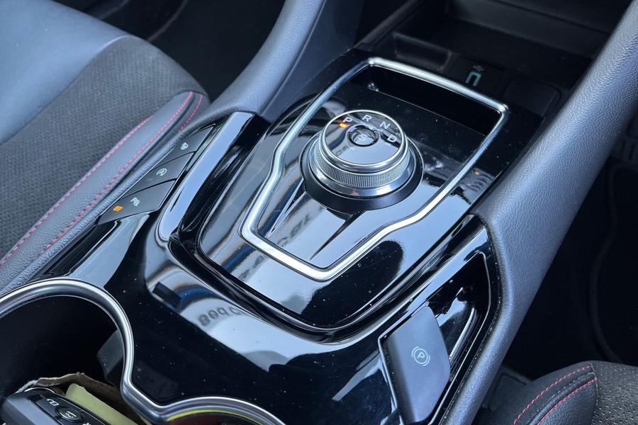 Ford MONDEO Photo autoimg-e848bed1a9962578815a44dd6b8a0dc42073170d.jpg