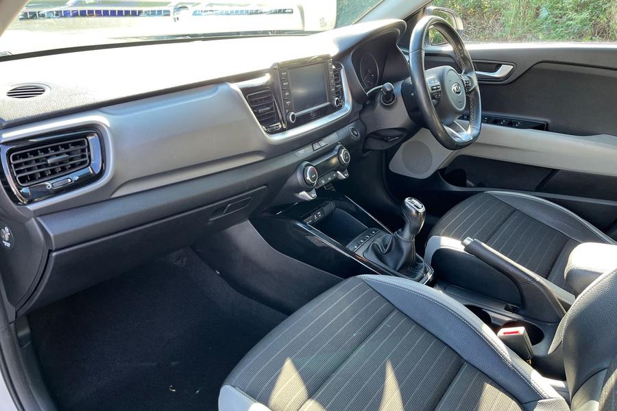 Kia Stonic Photo autoimg-e849c87d9aec7bcc740a07024086e65d232c5625.jpg