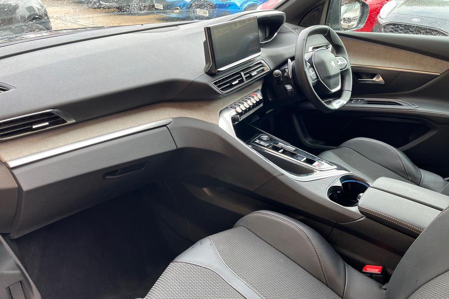 Peugeot 5008 Photo autoimg-e84c0f14b8212437cc3dd16fccd2918bc08043f5.jpg