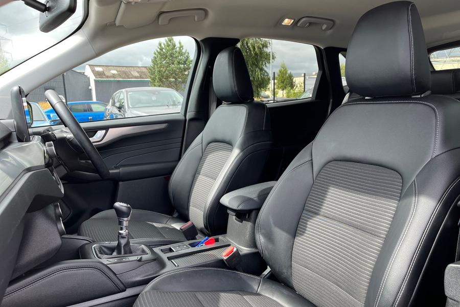 Ford Kuga Photo autoimg-e84db564b6ac3de6fa9d5505d973f151d76032de.jpg
