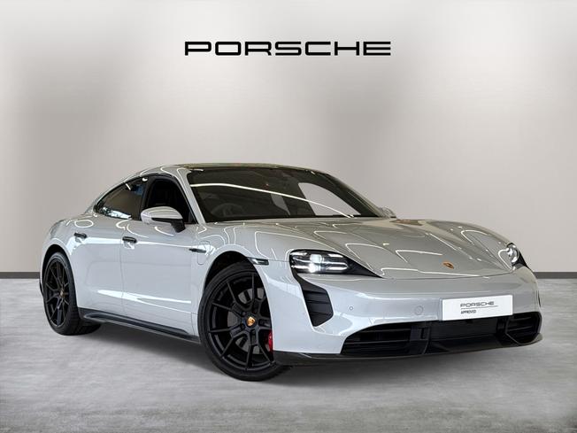 Porsche Taycan Photo 1