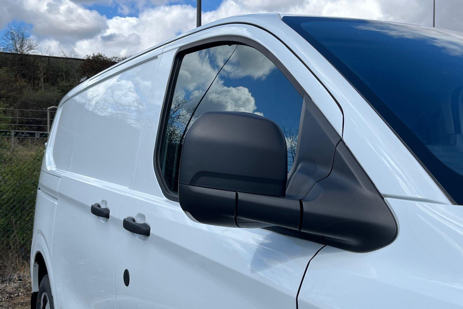 Ford E-TRANSIT CUSTOM Photo 28