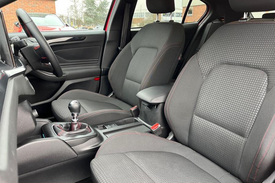 Ford Focus Photo autoimg-e850352fedaf4a3fed4147b3ff47ca7a661c2018.jpg