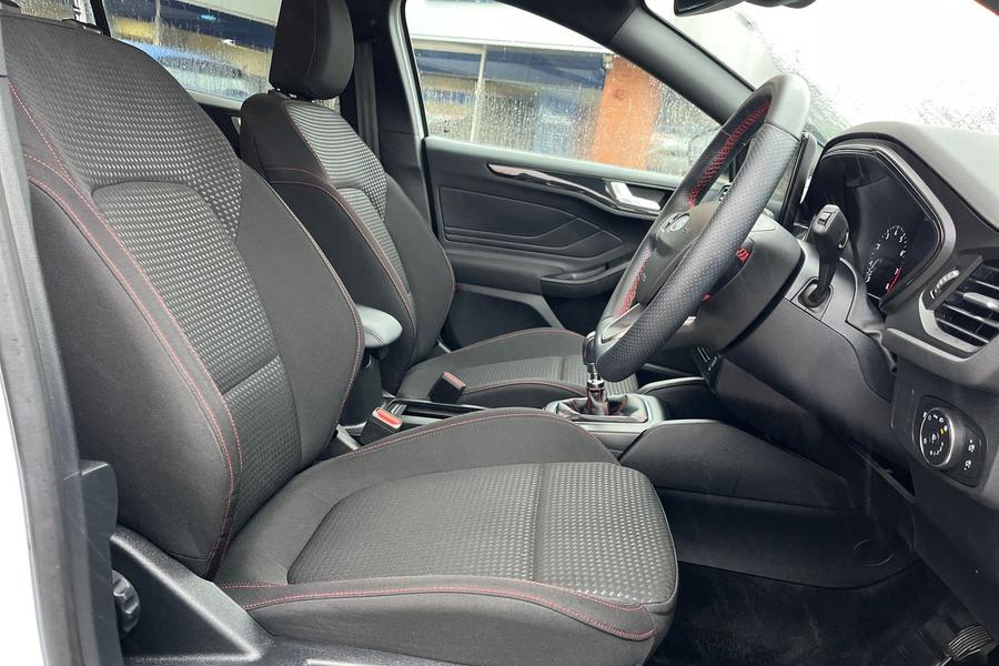 Ford FOCUS Photo autoimg-e850db93faae287dd905810b6f71e4ba87753d51.jpg