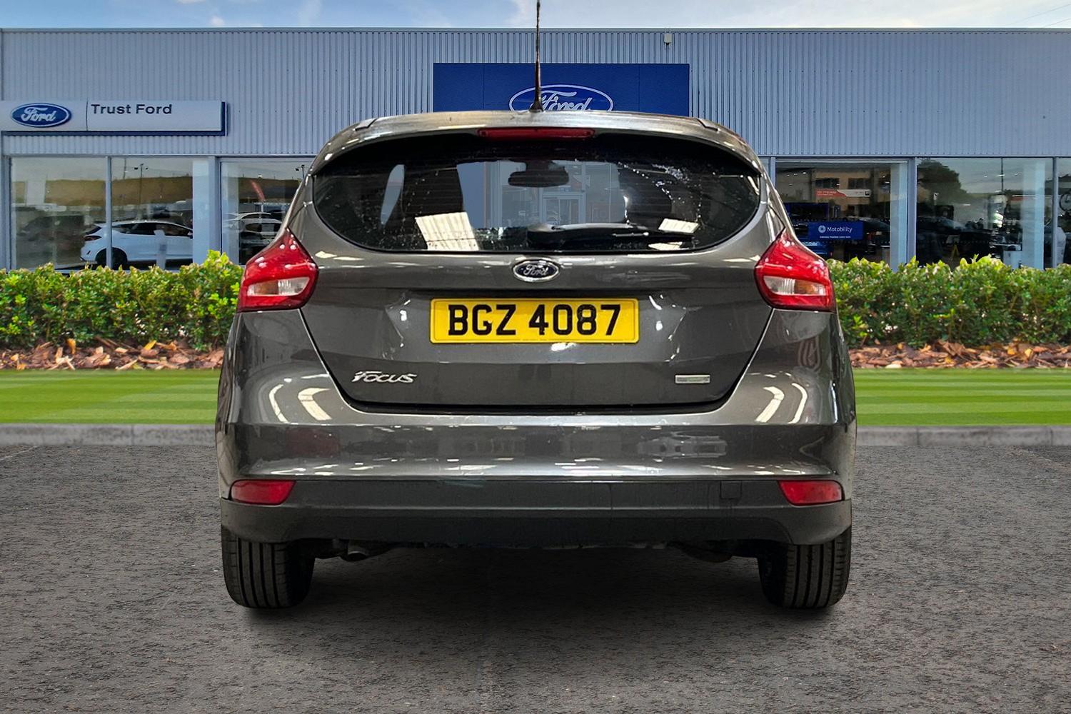 Ford FOCUS Photo 6