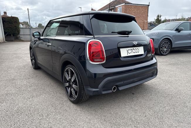 MINI Hatchback Photo 23