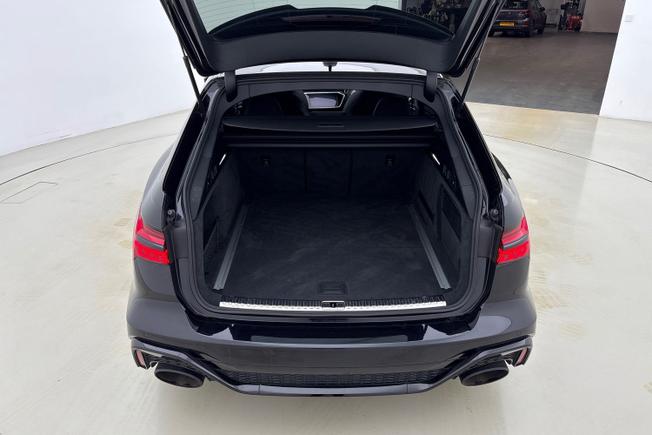 AUDI RS6 Photo 12