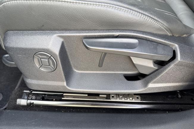 AUDI Q4 e-tron Photo 37