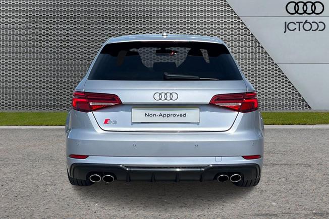 AUDI S3 Photo 7