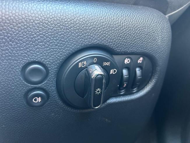 MINI Hatch Photo 22