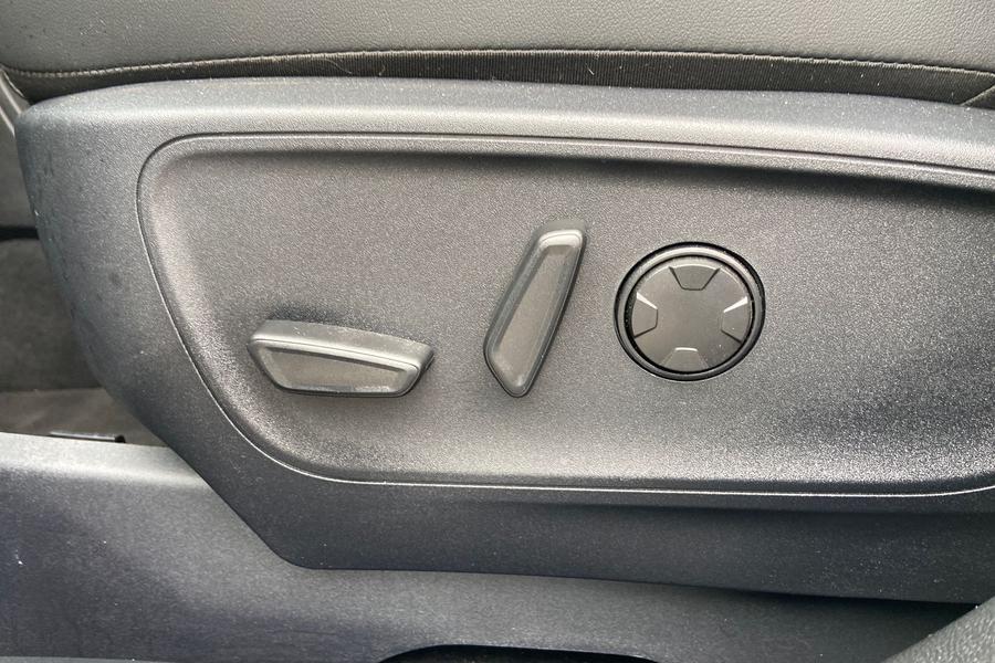 Ford KUGA Photo autoimg-e8627e2863c450ba89a719211d3e0e89a42bf6c4.jpg