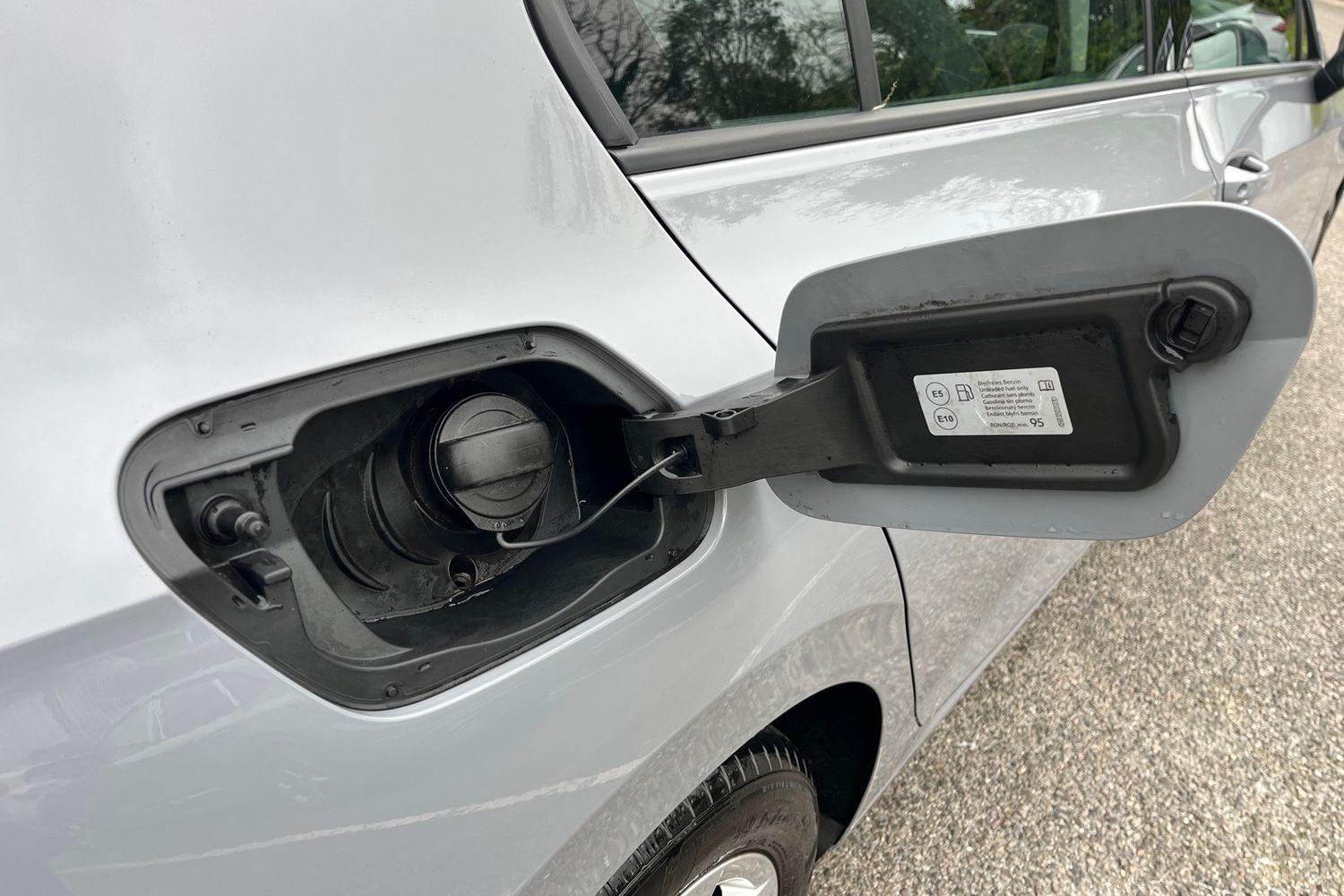 Volkswagen Golf Photo 22