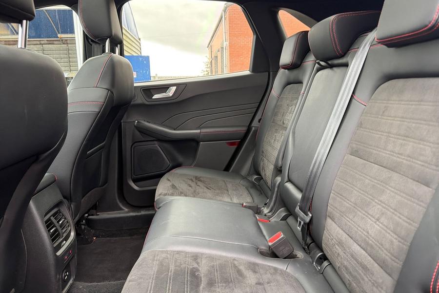Ford KUGA Photo autoimg-e869bc4204ce57564d7a56a5497d6a26c5d655d3.jpg