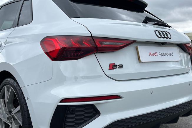 AUDI S3 Photo 26