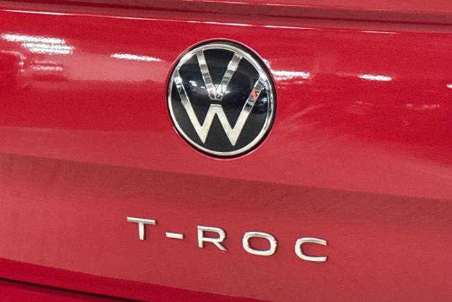 VOLKSWAGEN T-Roc Photo 21