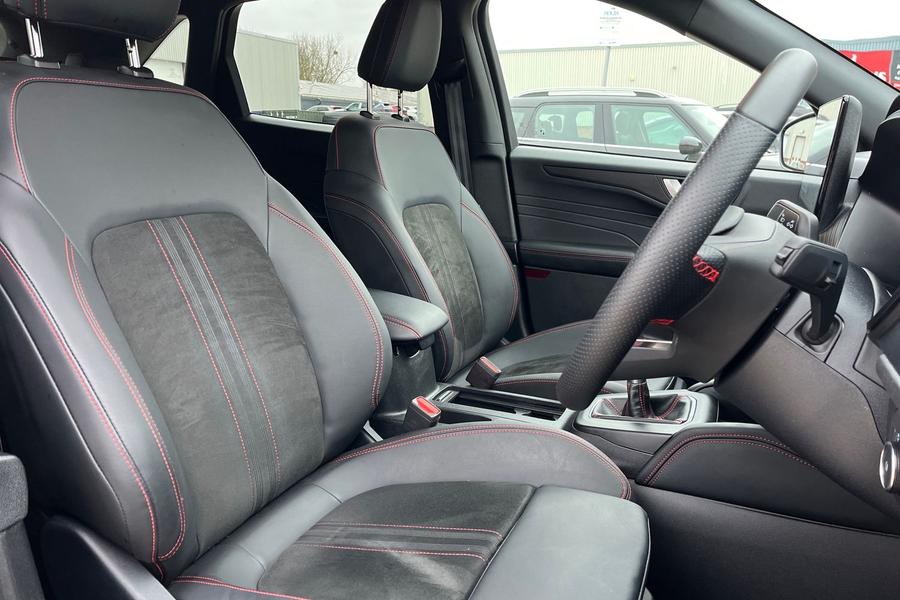 Ford Kuga Photo autoimg-e86eb7dcfa505ae7dbfaab7b30e859bfdb7c981c.jpg