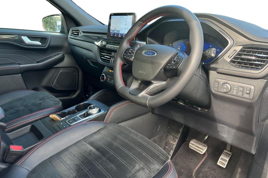 Ford KUGA Photo autoimg-e871ed3b4e71fc3f3e0c2cb154ea5160f3e009d0.jpg