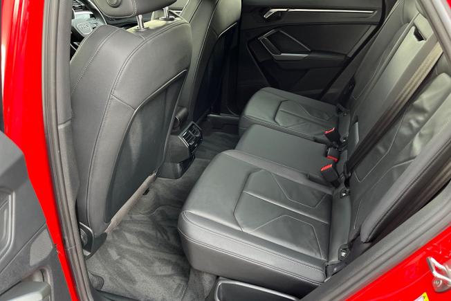 AUDI Q3 Photo 31
