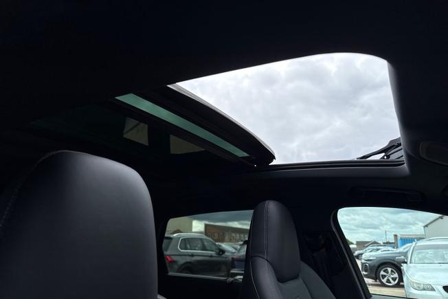 AUDI Q8 E-Tron Photo 40