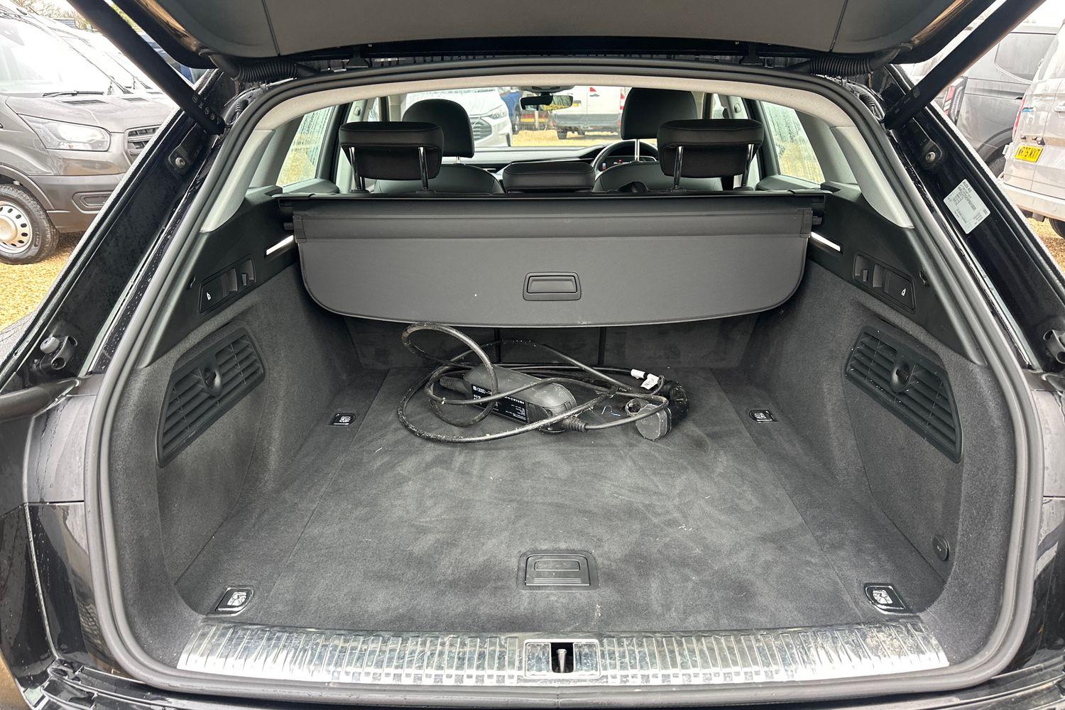 Audi E-TRON Photo 20