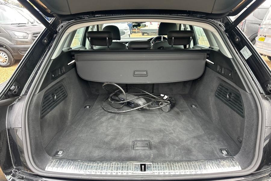 Audi E-TRON Photo autoimg-e87951697720944dda75b210093eba69114d0339.jpg