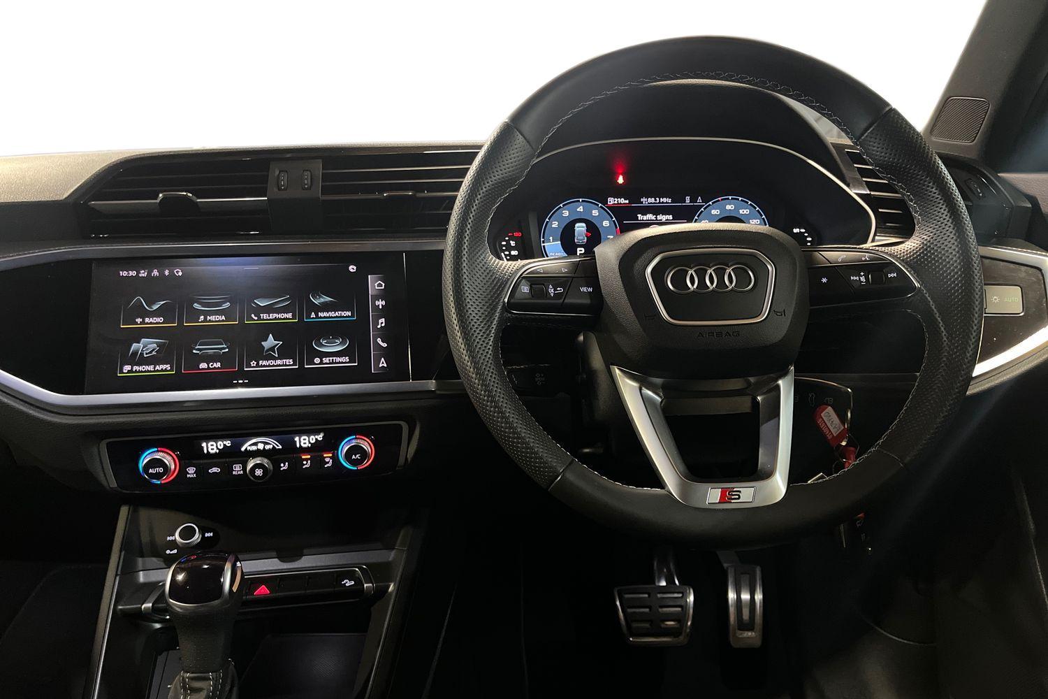 Audi Q3 Photo 10