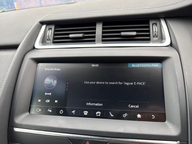 JAGUAR E-Pace Photo 37