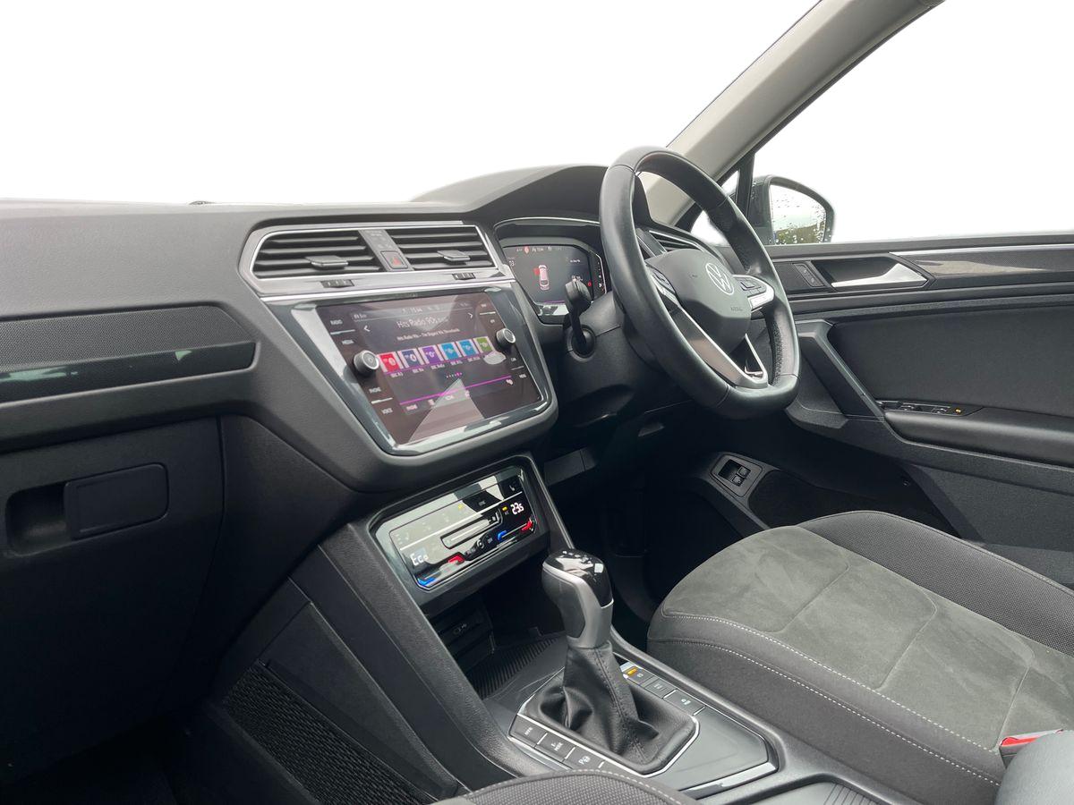 Volkswagen Tiguan Photo 2