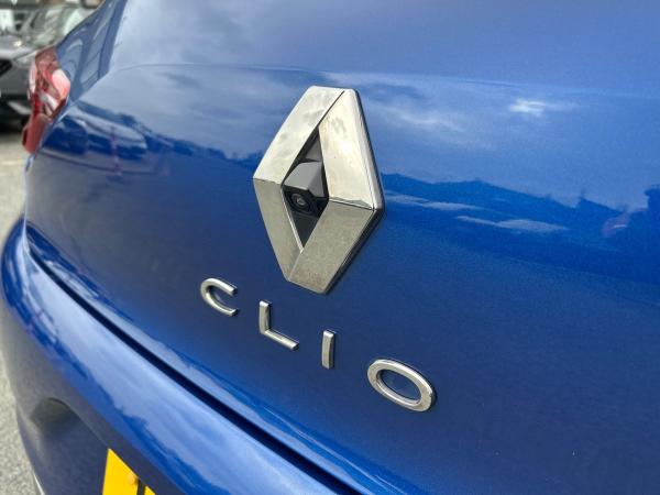 Renault Clio Photo autoimg-e8830a88ad2d9061d0bd01387af1892f776b633b.jpg