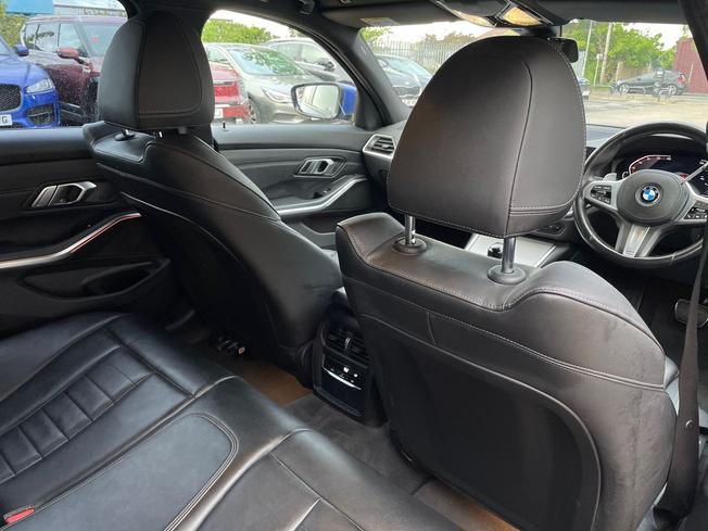 BMW 3 Series Photo 30