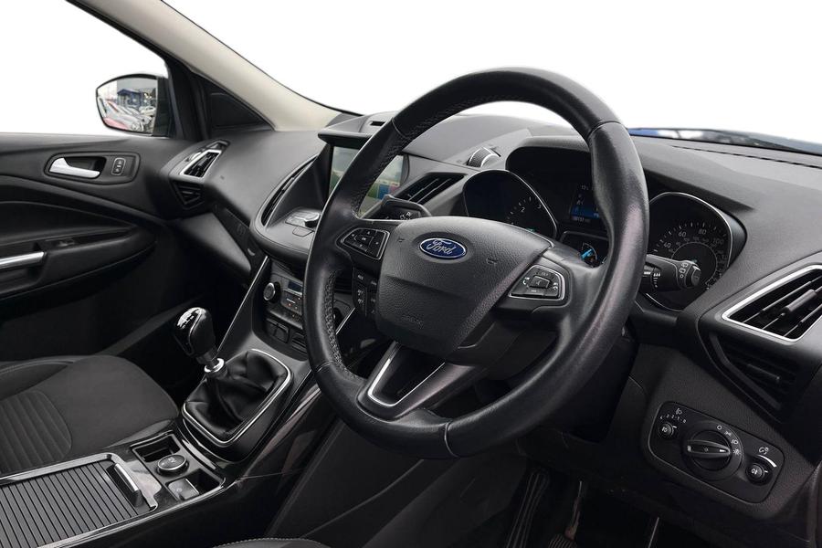 Ford KUGA Photo autoimg-e8862bc4b93df2e6ea9813c72aeb5e1af9f399e4.jpg