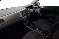 VOLKSWAGEN Polo Photo 2
