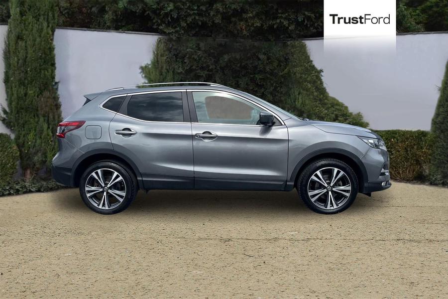 Nissan Qashqai Photo autoimg-e88b6aa6aa140cc63f8c6e4d9bcc0fd70103ecf8.jpg