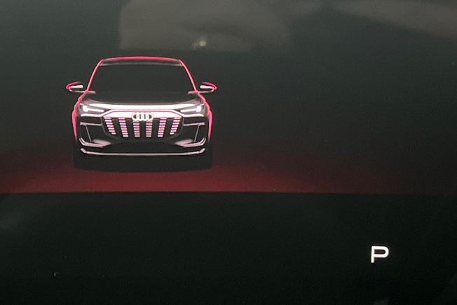 AUDI Q6 E-Tron Photo 15