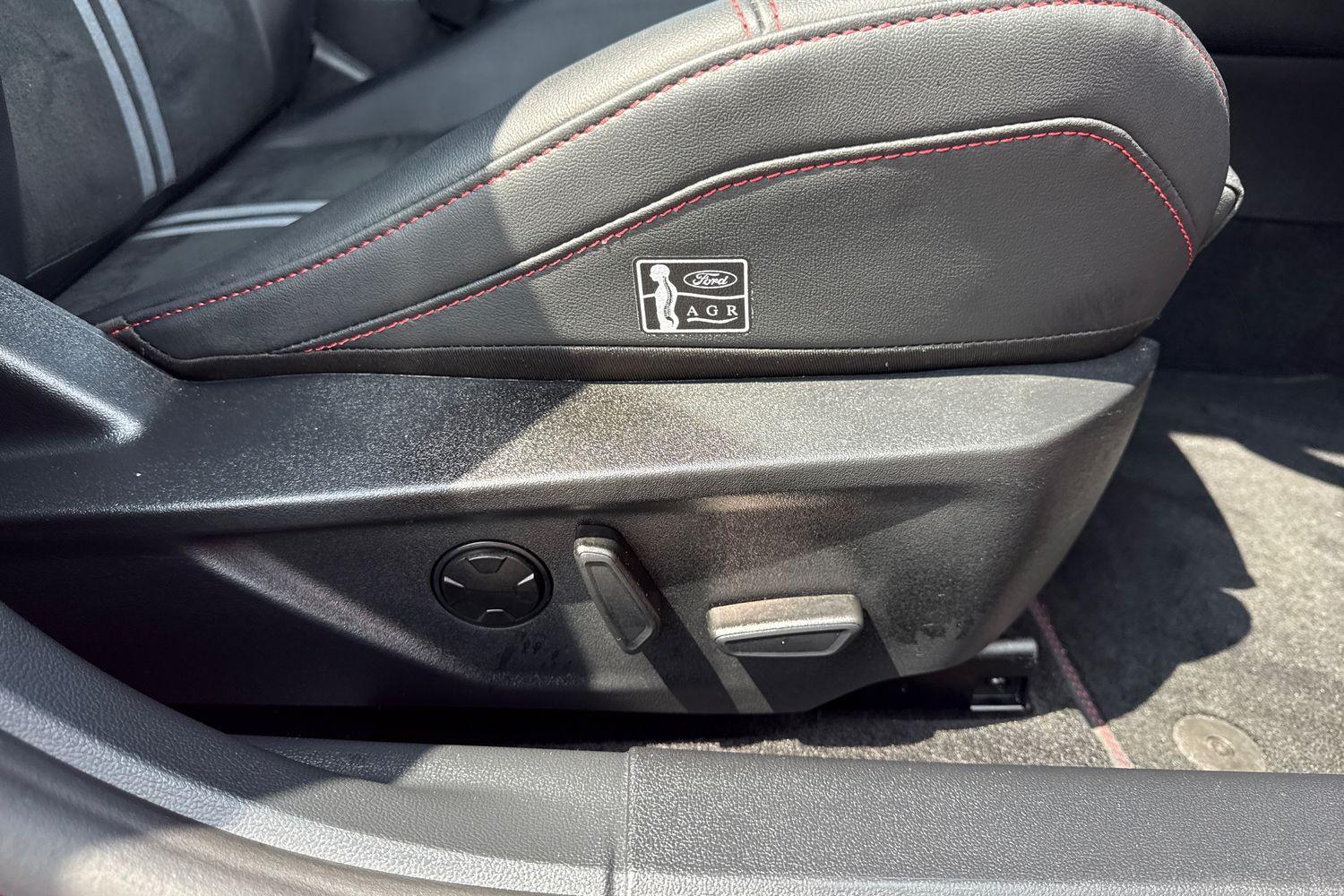 Ford FOCUS Photo 24
