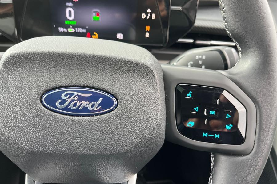 Ford Explorer Photo autoimg-e8940255b32cd4341ce36e24d99a7ca74e85cc47.jpg