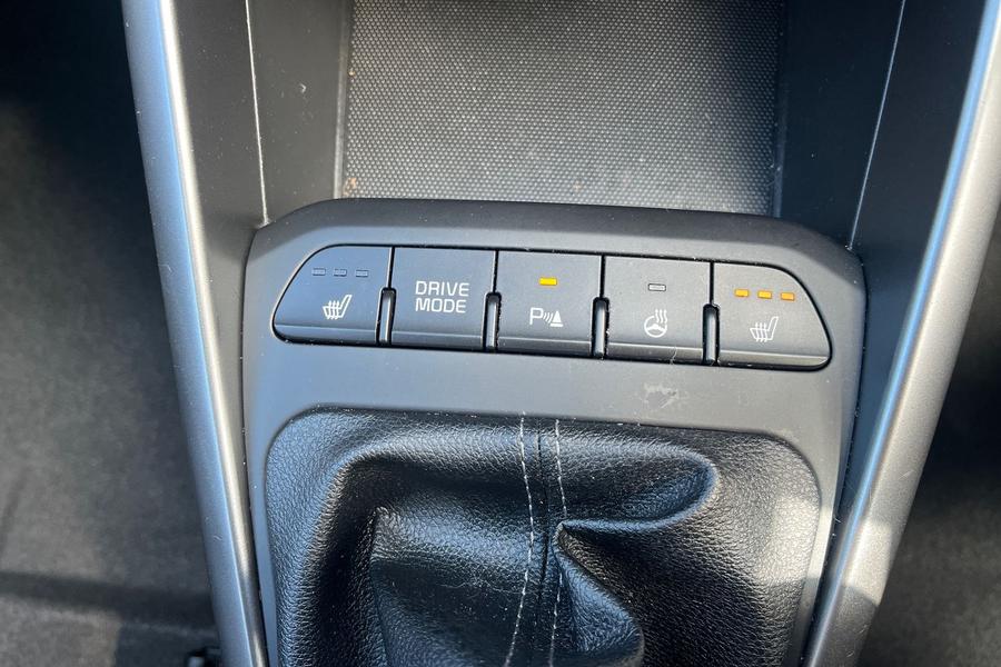 Kia STONIC Photo autoimg-e89498d53c9aed4f47c8c99478372c1e24d202a4.jpg