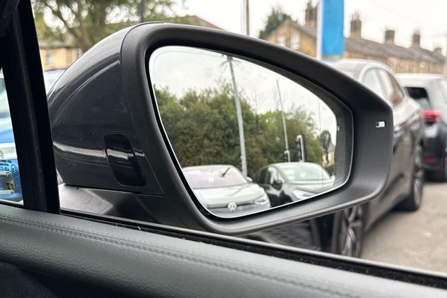 VOLKSWAGEN Tiguan Photo 30
