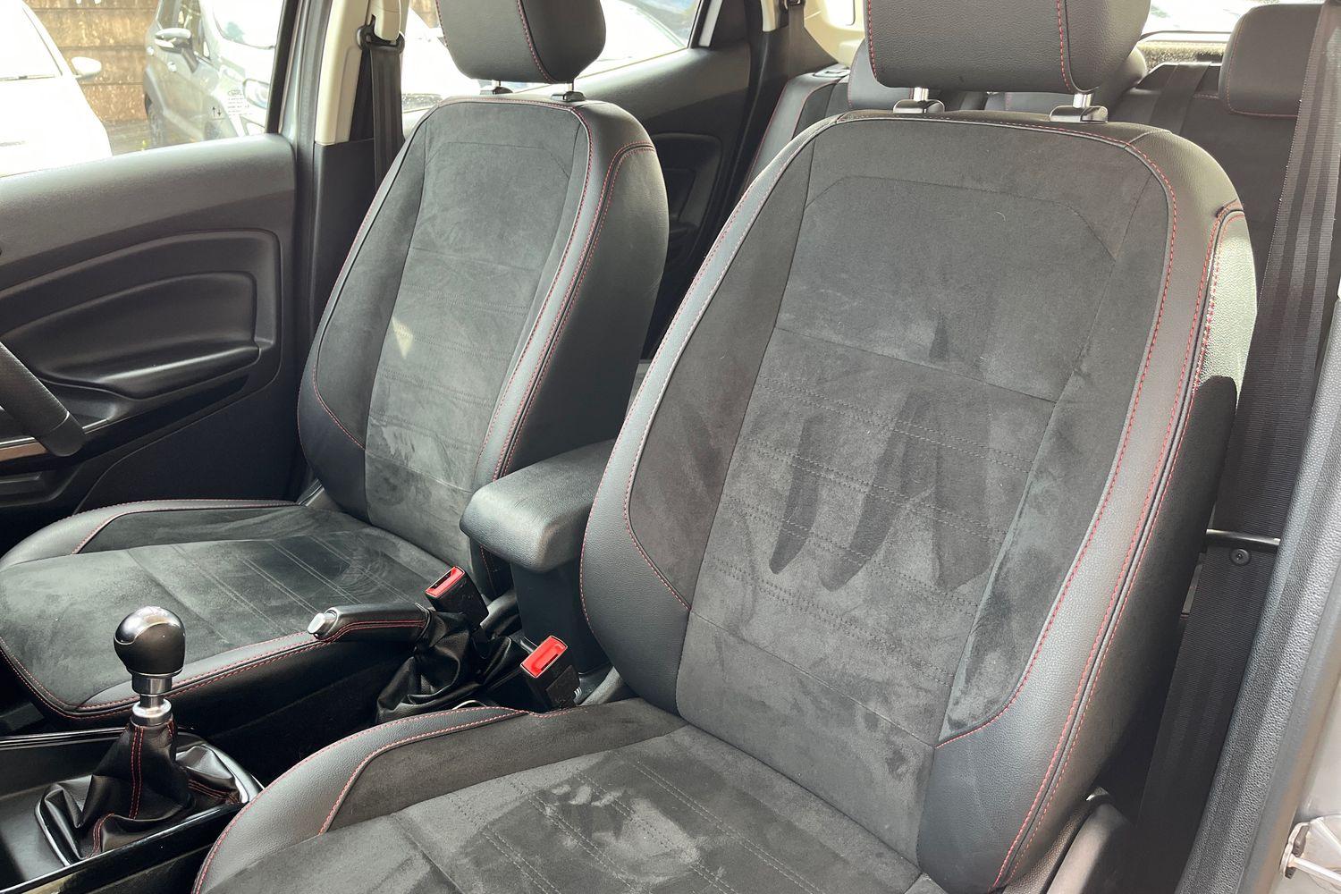 Ford ECOSPORT Photo 18