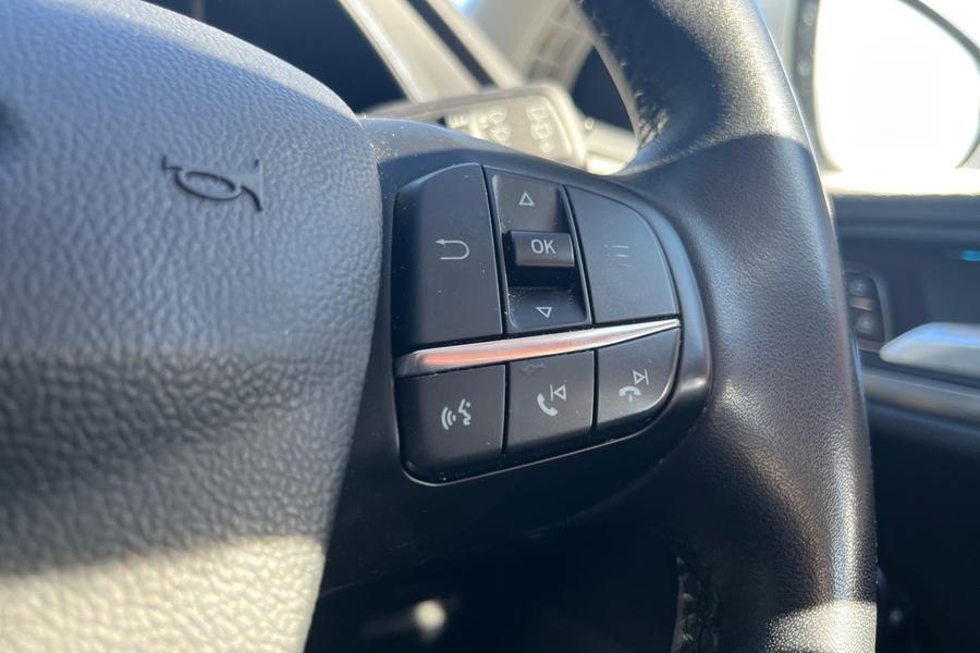 Ford FOCUS Photo autoimg-e89712f11ca356095821cafb6b716f381ef7a97c.jpg